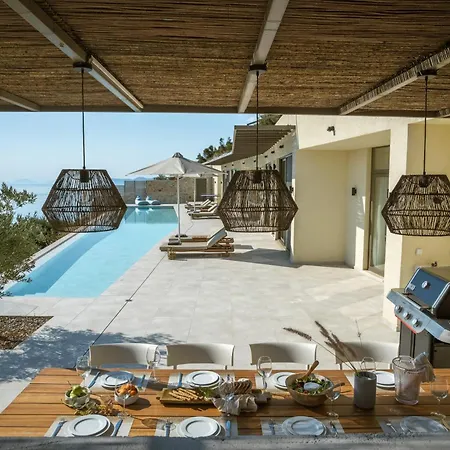 Symposium Infinity Villa